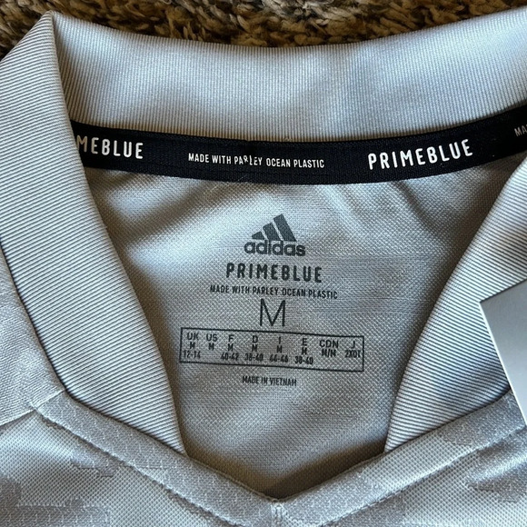 Adidas Women’s Size M Tee Primeblue Aeroready Jersey - Picture 2 of 5